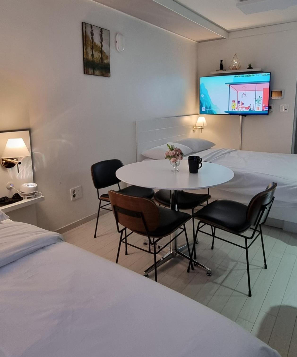 Daegu Star B&B Dsr Hotel Lily Eksteriør billede